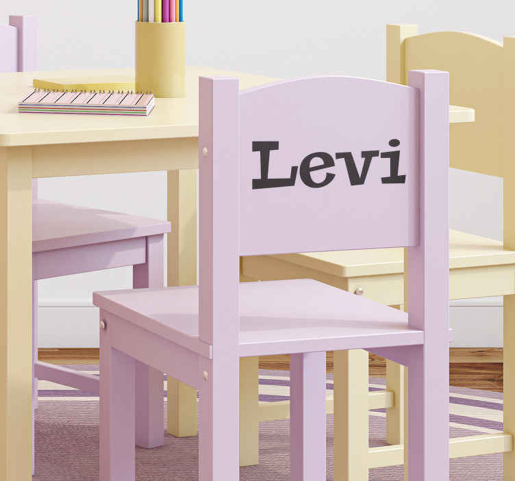 TenStickers. Autocolante decorativo personalizado de cadeiras. Dê às suas cadeirinhas dos seus filhos este autocolante decorativo personalizado para eles terem a sua própria cadeira.