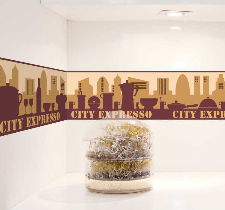 TenStickers. Vinil decorativo faixa "city expresso". Adesivo de parede em vinil decorativo com panorâmica urbana e tons castanhos com várias silhuetas de elementos de cozinha como panelas ou copos.