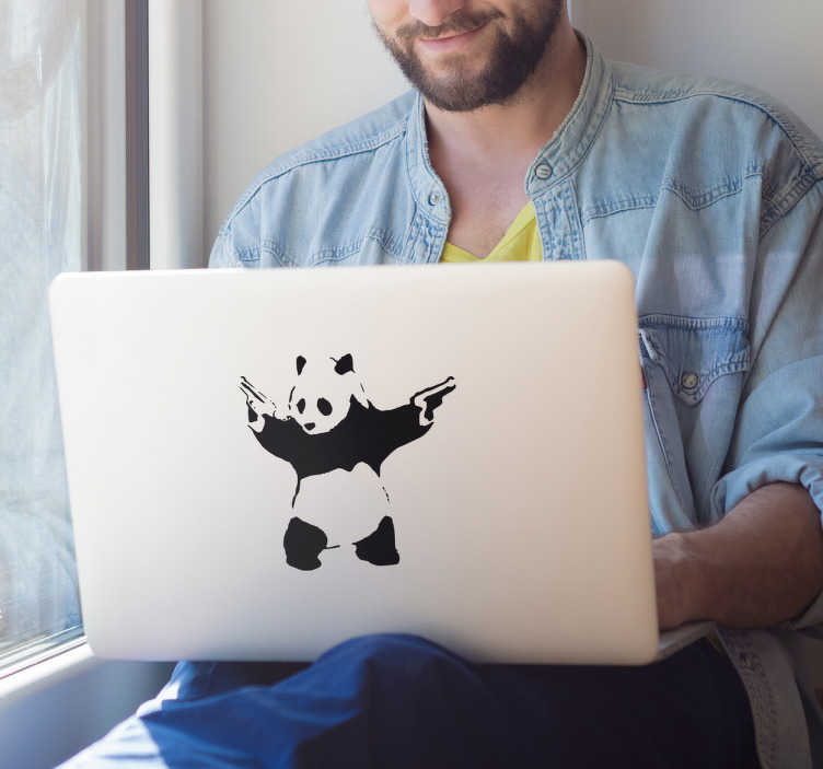 TenStickers. Vinil portátil panda Banksy. Vinil para portátil panda. Decora o teu portátil de uma forma original com este autocolante de qualidade e por um preço incrivel.