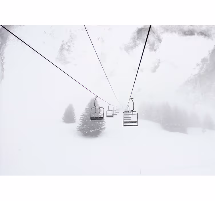 Estore de rolo branco fotografia de teleférico na neve - TenStickers