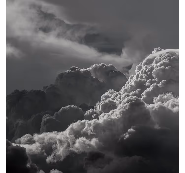 Estore de rolo para sala céu preto e branco com nuvens - TenStickers