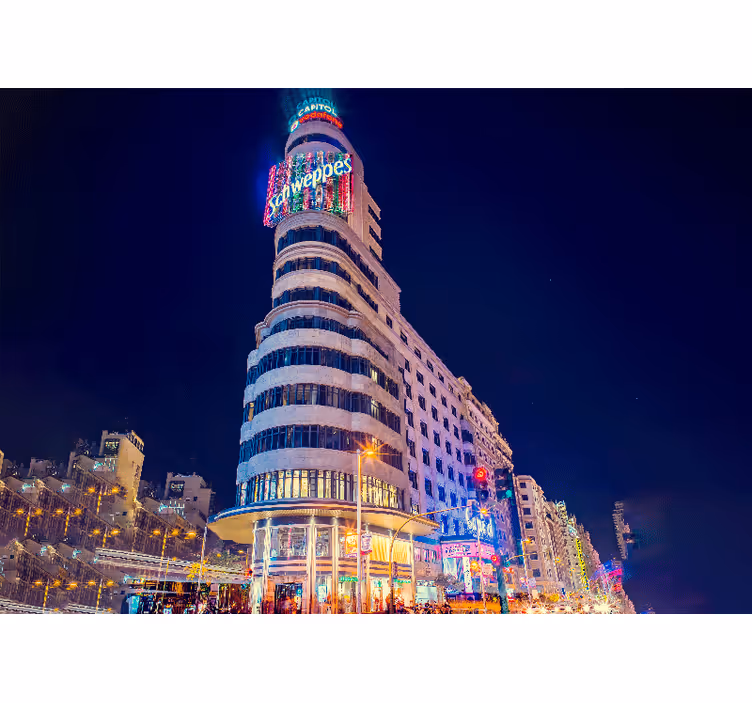 Estore de rolo quarto gran vía ao entardecer - TenStickers