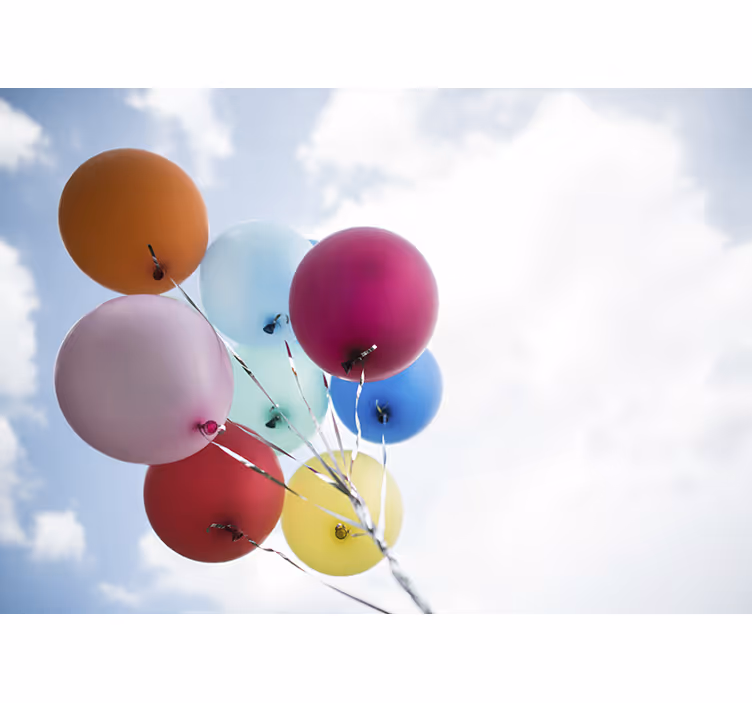 Estore de rolo infantil balões coloridos com céu - TenStickers