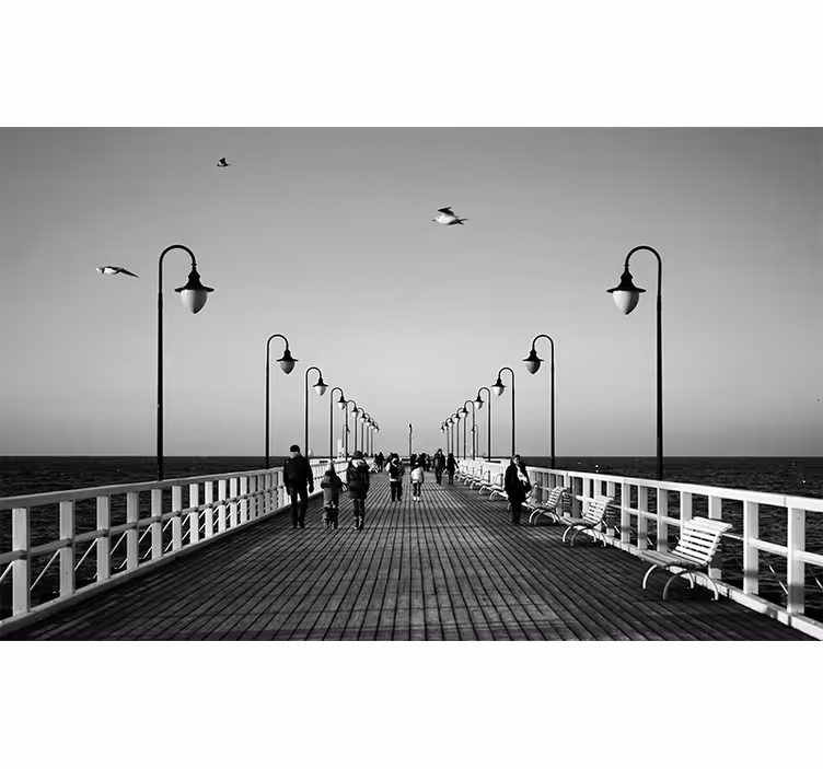 Fotomurais cidades e países passeio no píer à beira-mar - TenStickers