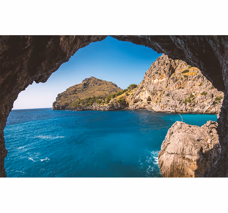 Fotomurais de paisagens Caverna com vista para uma ilha - TenStickers