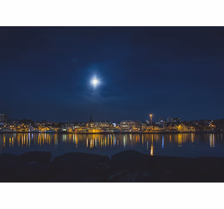 Fotomurais cidades e países reflexos da cidade ao luar - TenStickers