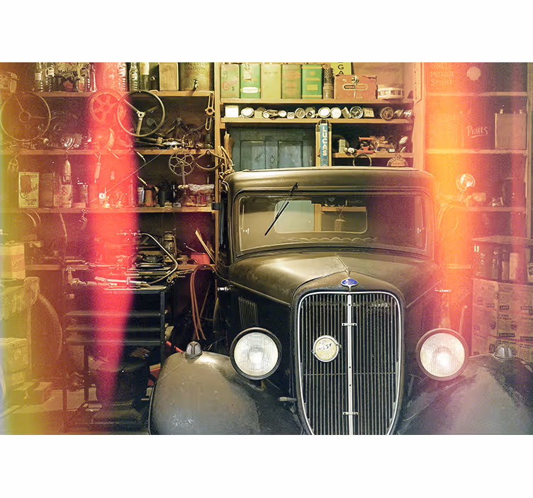 Mural de parede veículos exposição de automóveis vintage - TenStickers