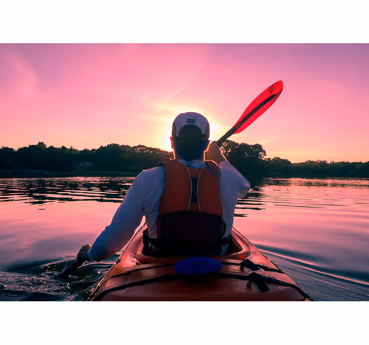 Fotomurais de paisagens reflexo do pôr do sol com caiaque - TenStickers