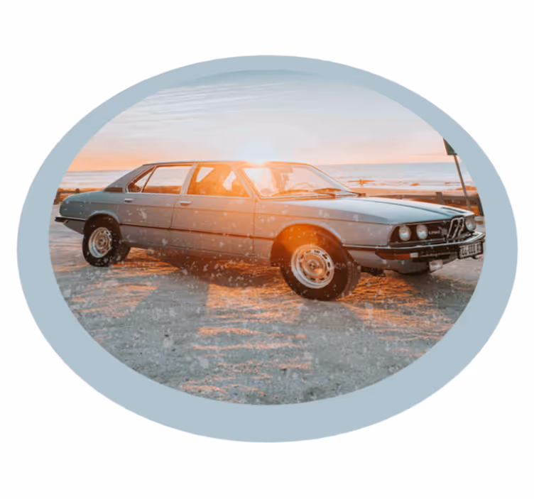 Tapete em vinil aventura de carro clássico - TenStickers