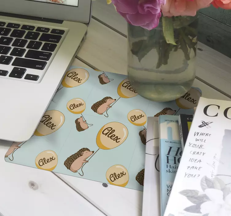 Mouse pad com nome ouriço com balões - TenStickers