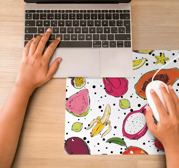 Mouse pad originais com padrões de frutas vibrantes - TenStickers