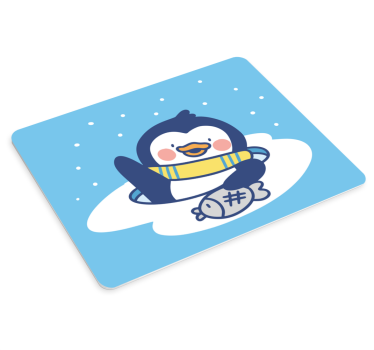 Mouse pad de anime pinguim com peixe - TenStickers