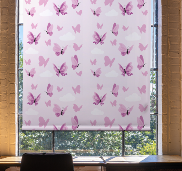 Borboletas voadoras minimalistas em fundo rosa crianças estors - TenStickers