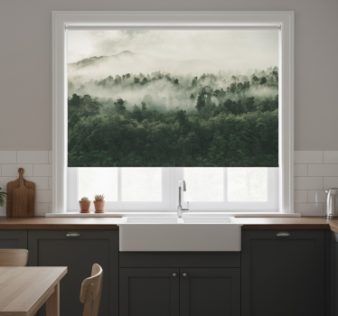 Estore de rolo para cozinha floresta com névoa acima - TenStickers