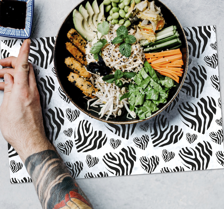 Individuais de mesa de texturas padrão coração zebra - TenStickers