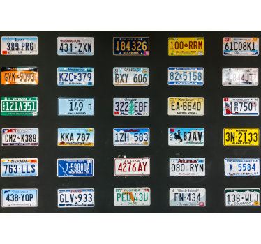 Mural de parede veículos placas de licença coloridas - TenStickers
