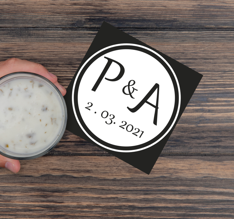 Bases para copos de casamentos Iniciais de noivos com data - TenStickers