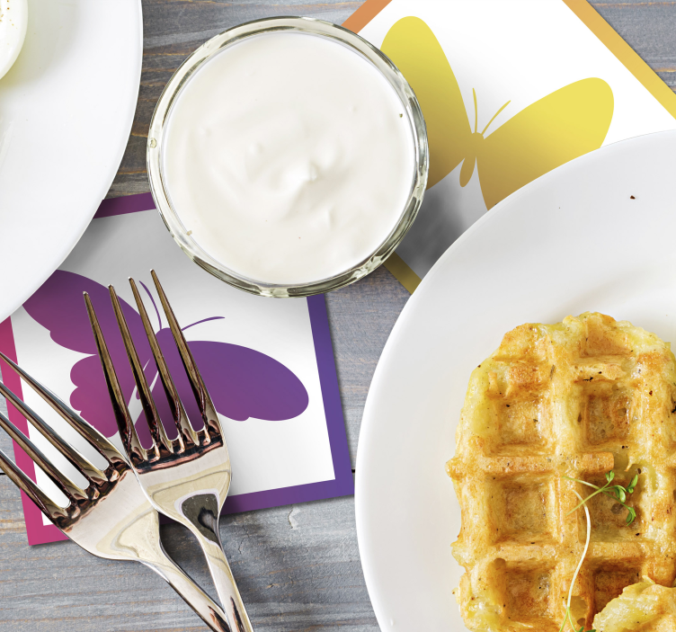 Bases para copos modernas silhuetas de borboletas coloridas - TenStickers