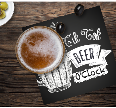 Bases para copos em vinil de cerveja Citação tik tok - TenStickers