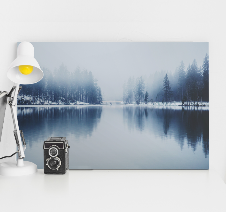 Quadro de paisagem reflexo na floresta nebulosa - TenStickers