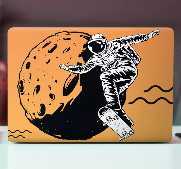 Autocolante para laptop astronauta andando de skate na lua - TenStickers