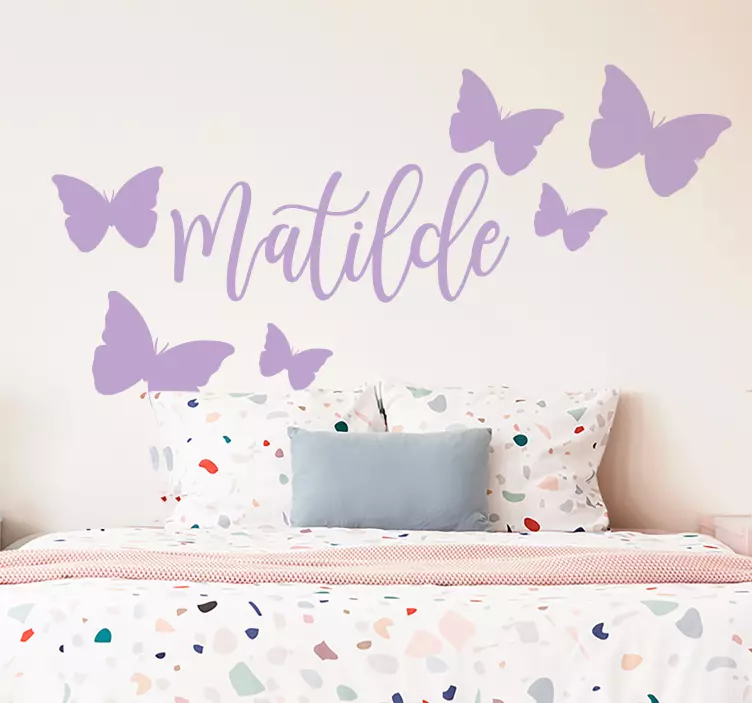 Autocolante criança borboletas voando com nome - TenStickers