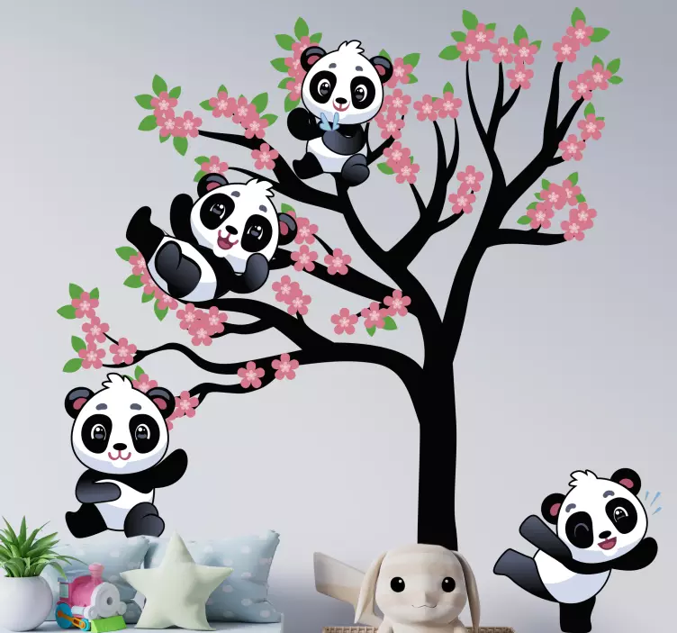 Autocolante Pandas brincando na árvore - TenStickers
