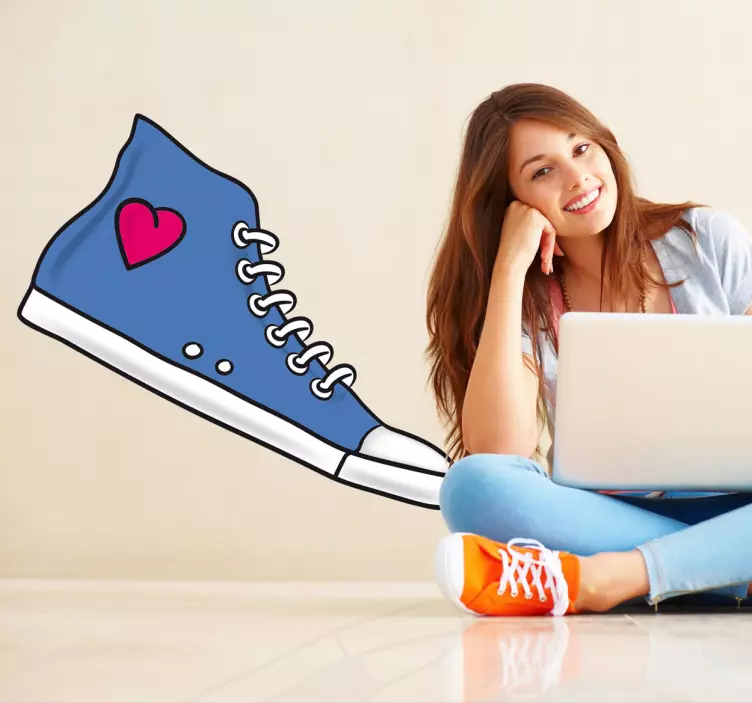 Vinil decorativo ténis com coração - TenStickers
