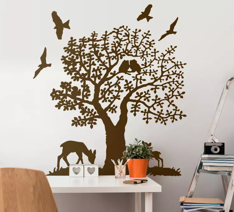 Adesivos para decoração de quarto infantil árvore com animal - TenStickers