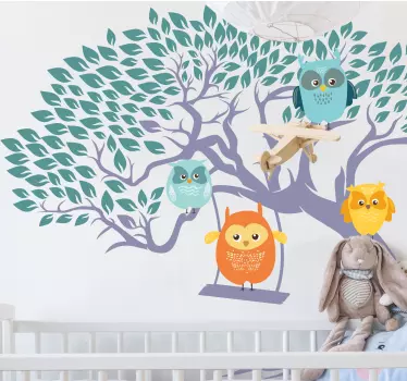 Autocolante para bebé corujas brincando na árvore - TenStickers