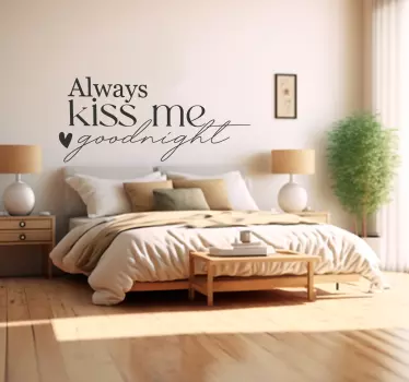 Autocolante decorativo de citações célebres Kiss Me - TenStickers