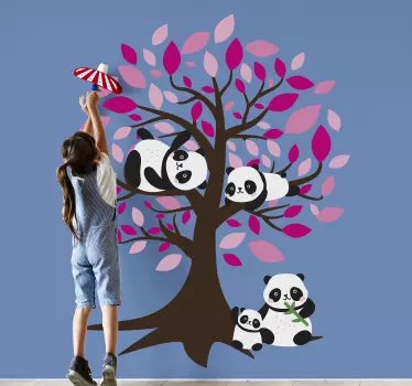 Vinil decorativo para quarto infantil Árvore com pandas - TenStickers