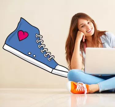 Vinil decorativo ténis com coração - TenStickers
