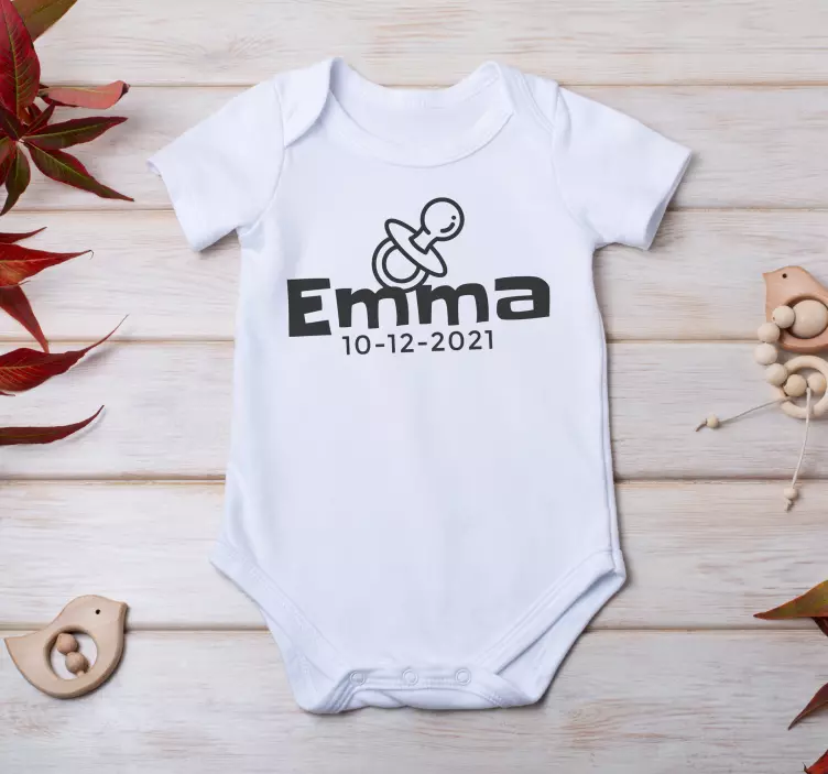 T-shirt bebé nome e Data personalizados - TenStickers