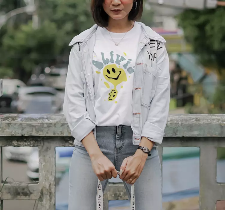 T-shirt personalzável smiley amarelo feliz - TenStickers