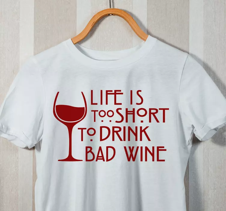 T-shirt com texto personalizado vinho tinto - TenStickers