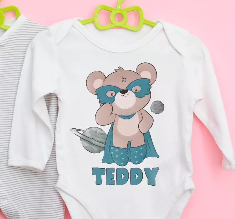 t-shirtsde herói de urso com nome - TenStickers