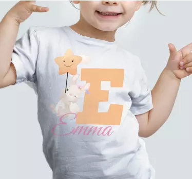 Coelho de animais fofos com t-shirt de bebê com nome - TenStickers