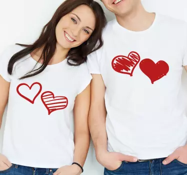 Coração de corações vermelho combinando camisas para casais - TenStickers