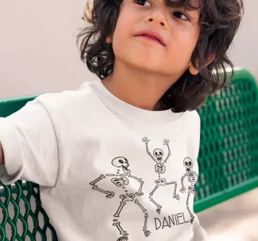 Esqueletos assustadores de t-shirt com nome - TenStickers