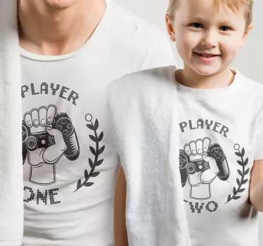 Jogador 1 e jogador 2 pai e filho combinando camisas - TenStickers