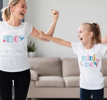 Mini T-shirtde mãe e filha eu e eu - TenStickers