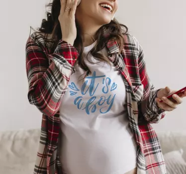 T-shirt bebé anúncio de bebê à espera - TenStickers