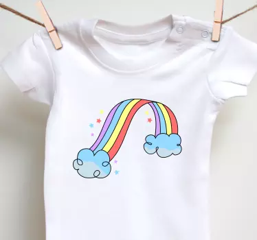 T-shirt bebé nuvens coloridas de arco-Íris - TenStickers
