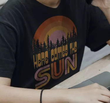 T-shirt gráfico de floresta do nascer do sol - TenStickers