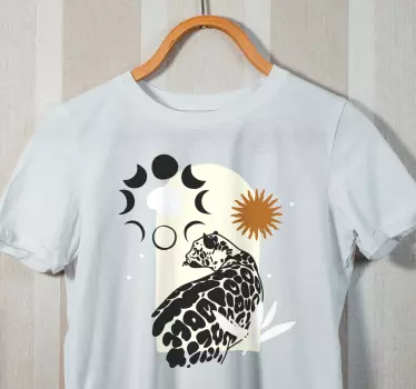 t-shirt de leopardo preto sob a lua - TenStickers