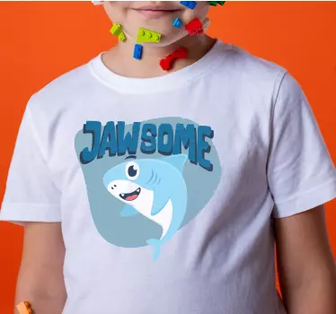 T-shirt design de tubarão incrível - TenStickers