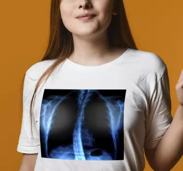 T-shirt estampa de raio-x no peito - TenStickers