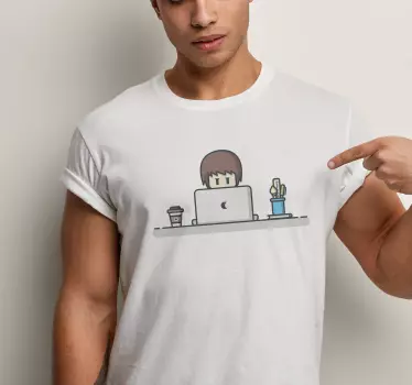 T-shirt laptop worker working online - TenStickers