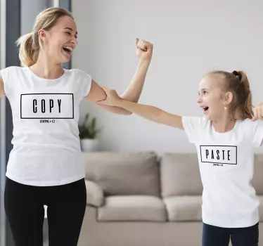 T-shirt mães e filhas momento de copiar e colar - TenStickers